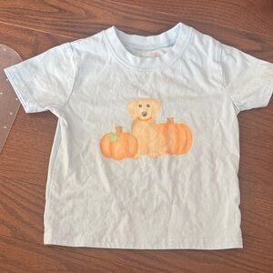 Charming White Kids' Tee with Pumpkin and Dog Design